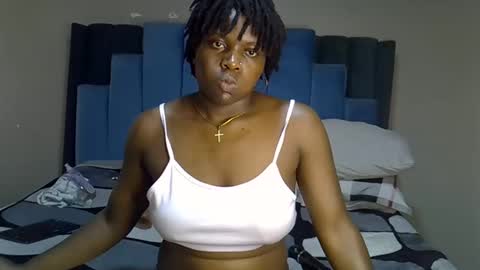 Snapshot of melanin_moon chatting on 10, 6, 2026 Moon online show from 10, 6, 2026