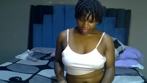 Snapshot of melanin_moon chatting on 13, 6, 2026 Moon online show from 13, 6, 2026