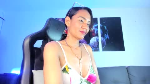 Snapshot of melannia_hills chatting on 1, 2, 2025 melannia_hills online show from 1, 2, 2025