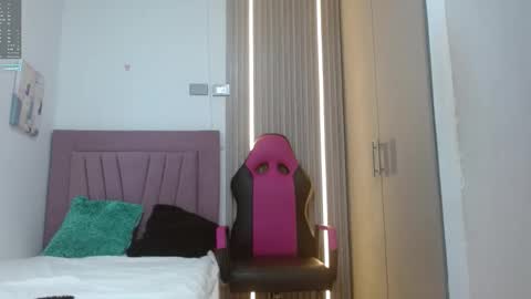 meli_peach online show from 5, 10, 2025