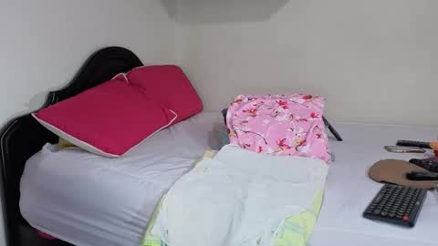 Snapshot of melihotxxx chatting on 19, 9, 2025 melihotxxx online show from 19, 9, 2025