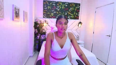 Snapshot of melii_ebony chatting on 22, 10, 2025 MELII EBONY online show from 22, 10, 2025