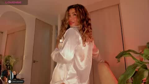 Snapshot of melina_ferrer1 chatting on 11, 4, 2026 EI online show from 11, 4, 2026