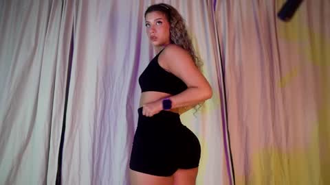 Snapshot of melina_smith1 chatting on 5, 6, 2026 MelinaSmith online show from 5, 6, 2026