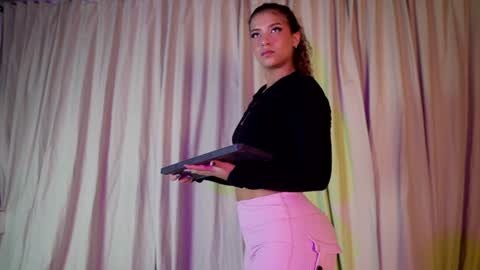 Snapshot of melina_smith1 chatting on 11, 6, 2026 MelinaSmith online show from 11, 6, 2026