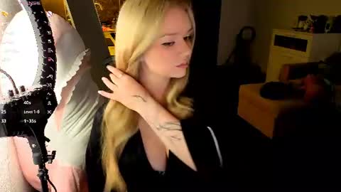 Mel or Lissa 3 Welcome here online show from 24, 7, 2026