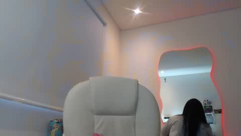 Lau   online show from 11, 10, 2025