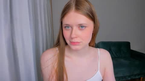 Snapshot of melissssa_bloom chatting on 3, 3, 2026 Melissa online show from 3, 3, 2026