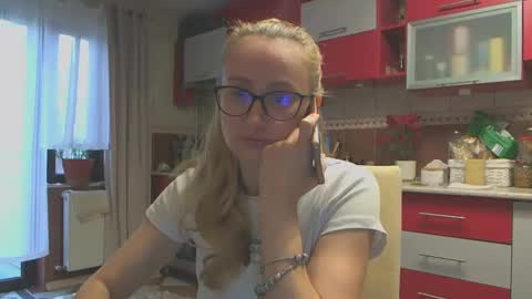 Melly online show from 13, 2, 2025