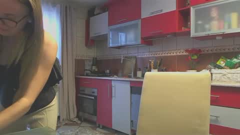 Melly online show from 23, 2, 2025