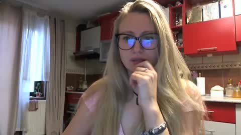 Melly online show from 4, 3, 2026