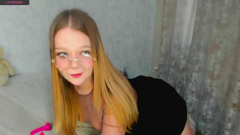 MelMooon online show from 30, 1, 2025