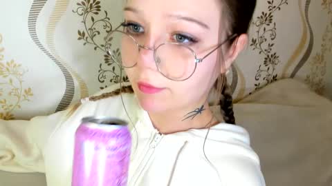 MelMooon online show from 13, 10, 2025