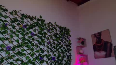 melody_cute10 online show from 15, 4, 2026