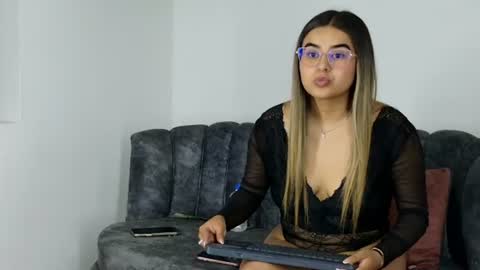 Snapshot of melody_fire11 chatting on 20, 6, 2026 melody_fire11 online show from 20, 6, 2026