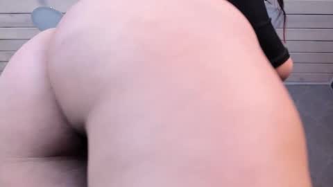 melody_hanks online show from 6, 3, 2025