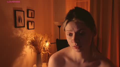 Snapshot of melodykey_x chatting on 23, 12, 2024 melody online show from 23, 12, 2024