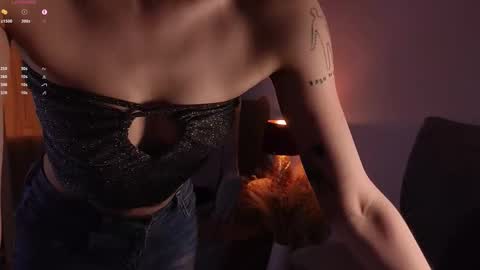 Snapshot of melodykey_x chatting on 5, 3, 2026 melody online show from 5, 3, 2026