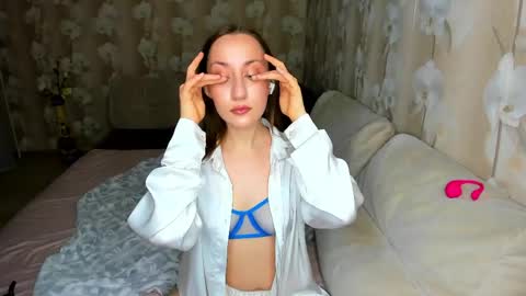 Snapshot of melodyoflovee chatting on 23, 4, 2026 Kaylie online show from 23, 4, 2026