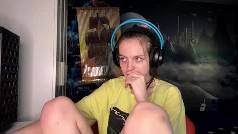 Hi Im Aria 18 years old online show from 2, 11, 2025