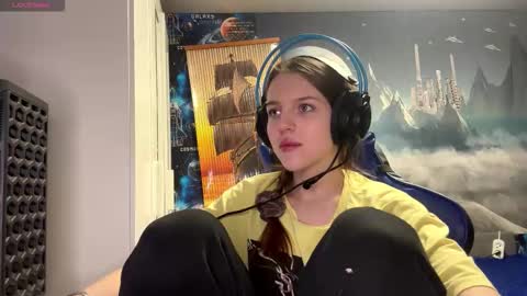 Hi Im Aria 18 years old online show from 13, 3, 2026