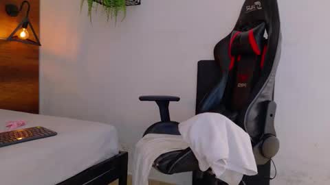  Memphis Williams  online show from 13, 3, 2026