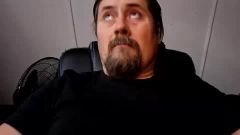 Snapshot of men10_12_1983 chatting on 21, 11, 2025 men10_12_1983 online show from 21, 11, 2025