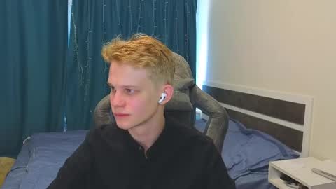 Snapshot of meow_mickey chatting on 12, 9, 2025 Mickey online show from 12, 9, 2025