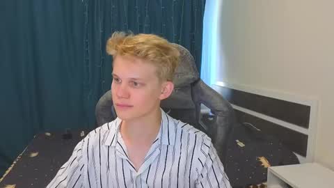 Snapshot of meow_mickey chatting on 1, 10, 2025 Mickey online show from 1, 10, 2025