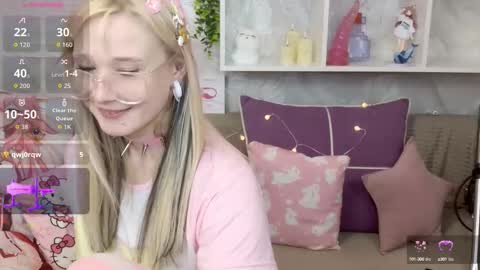 Snapshot of meowkakitty chatting on 24, 9, 2025 MeowkaKitty online show from 24, 9, 2025