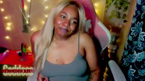 Snapshot of mercedesredd chatting on 6, 6, 2026 Mercedes Redd online show from 6, 6, 2026
