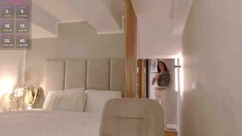 Mercedesss  online show from 17, 11, 2025