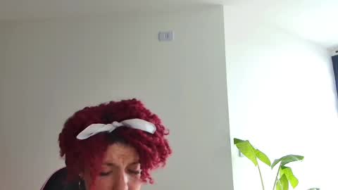 Miss Freckles online show from 14, 4, 2026