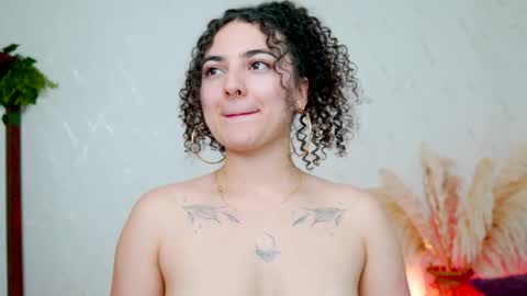 Snapshot of merida_bell18 chatting on 15, 5, 2026 Merida Bell online show from 15, 5, 2026