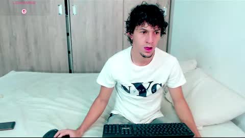 Snapshot of meridandwither chatting on 24, 7, 2026 MeridandWither online show from 24, 7, 2026