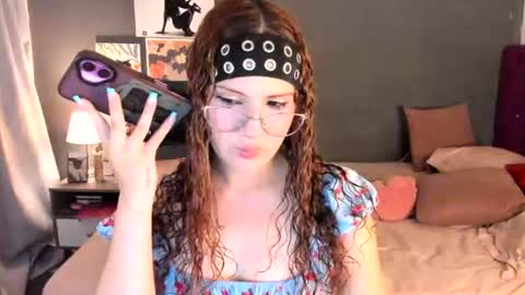 laura 3 i am independent model online show from 2, 7, 2026