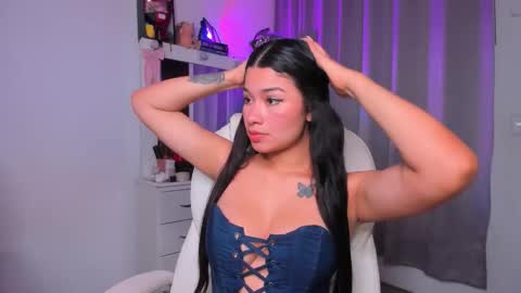 Snapshot of merlia_model chatting on 7, 1, 2026 instagram fernandatoloza01 online show from 7, 1, 2026