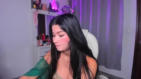 Snapshot of merlia_model chatting on 14, 1, 2026 instagram fernandatoloza01 online show from 14, 1, 2026