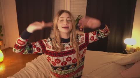 Lara OFFLINE  online show from 23, 12, 2024