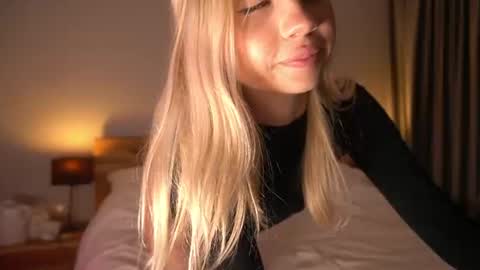 Lara OFFLINE  online show from 3, 7, 2026