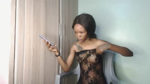 Snapshot of messyluna chatting on 12, 5, 2026 meggy and bree online show from 12, 5, 2026