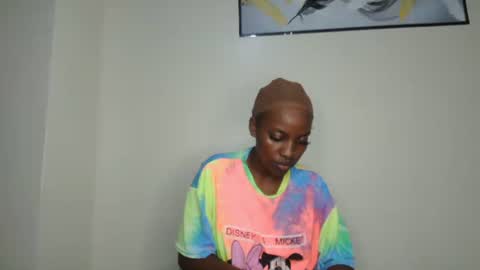 Snapshot of messyluna chatting on 20, 5, 2026 meggy and bree online show from 20, 5, 2026