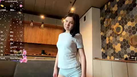 Snapshot of mewpuff chatting on 20, 6, 2026 mewpuff online show from 20, 6, 2026