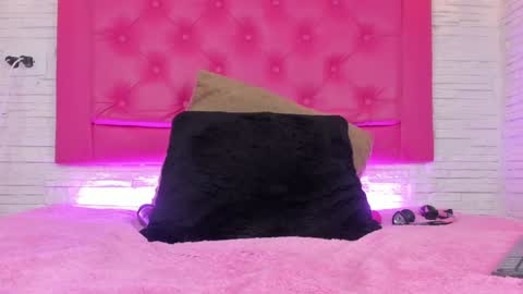 Mia Blonde online show from 15, 1, 2025