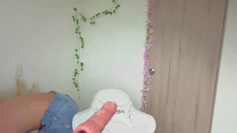 Snapshot of mia_adams66 chatting on 15, 10, 2025 Mia adams online show from 15, 10, 2025