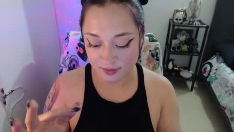 mia online show from 8, 2, 2025