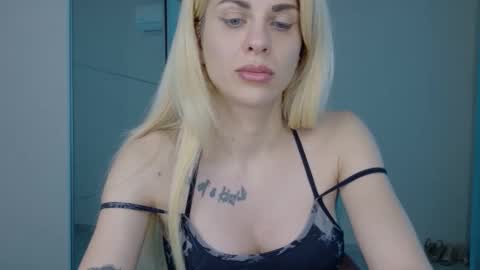 mia_angel online show from 25, 5, 2026