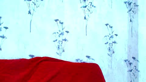 Mia  online show from 28, 2, 2025