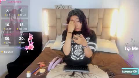 mia_cavallii online show from 6, 3, 2026