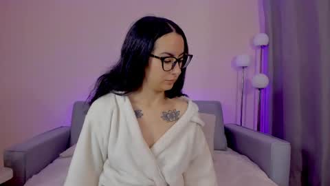 Sarah Luna online show from 21, 4, 2026